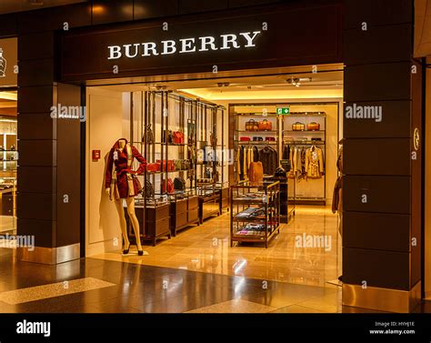 Geschäfte für BURBERRY in Zürich .